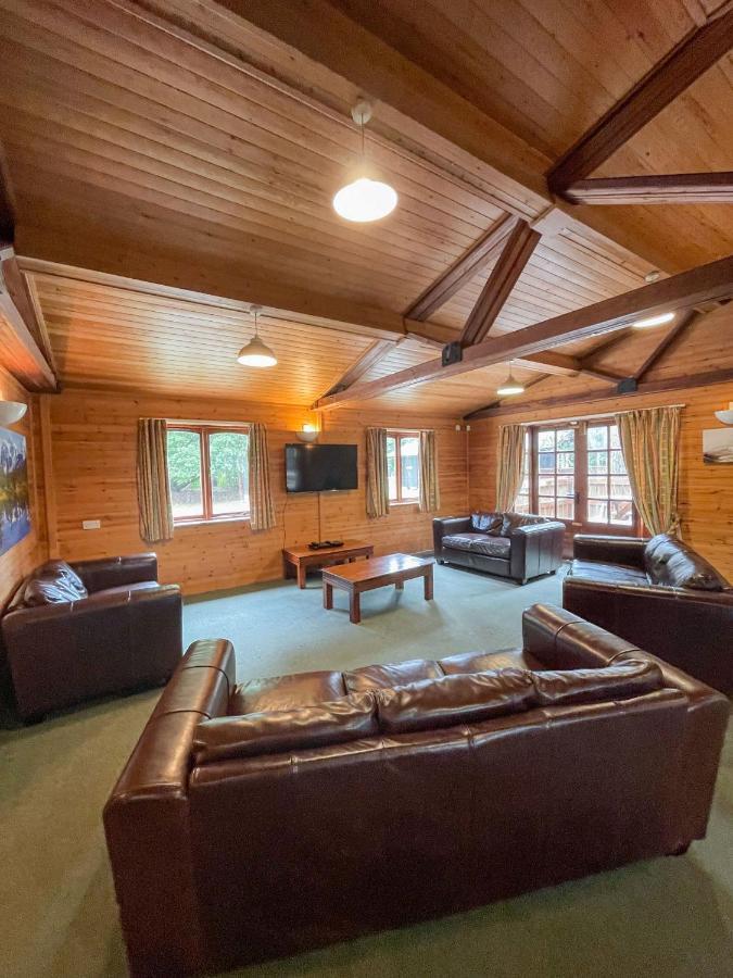 Вилла Avon Tyrrell Outdoor Activity Centre Bransgore Экстерьер фото