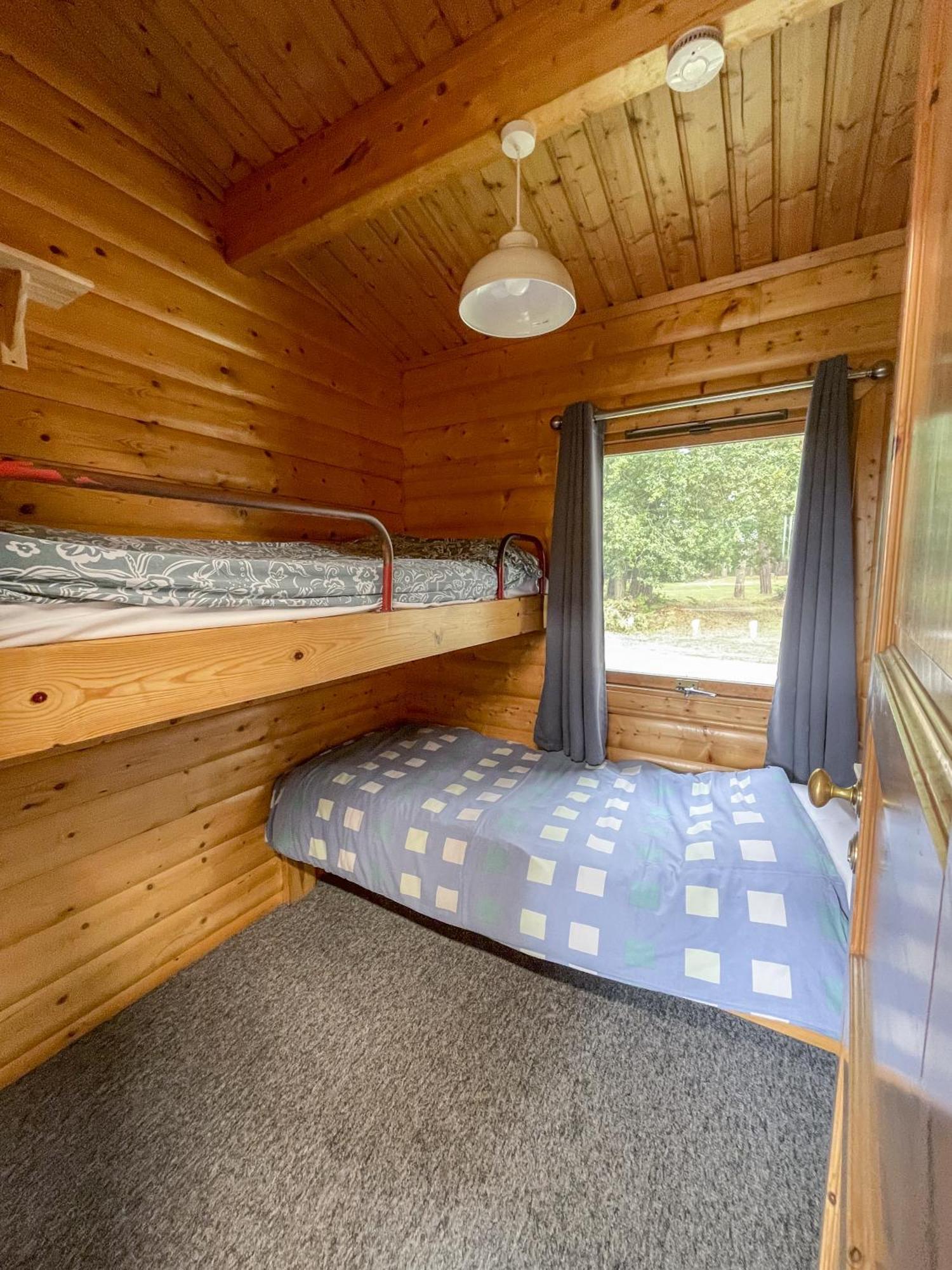 Вилла Avon Tyrrell Outdoor Activity Centre Bransgore Экстерьер фото
